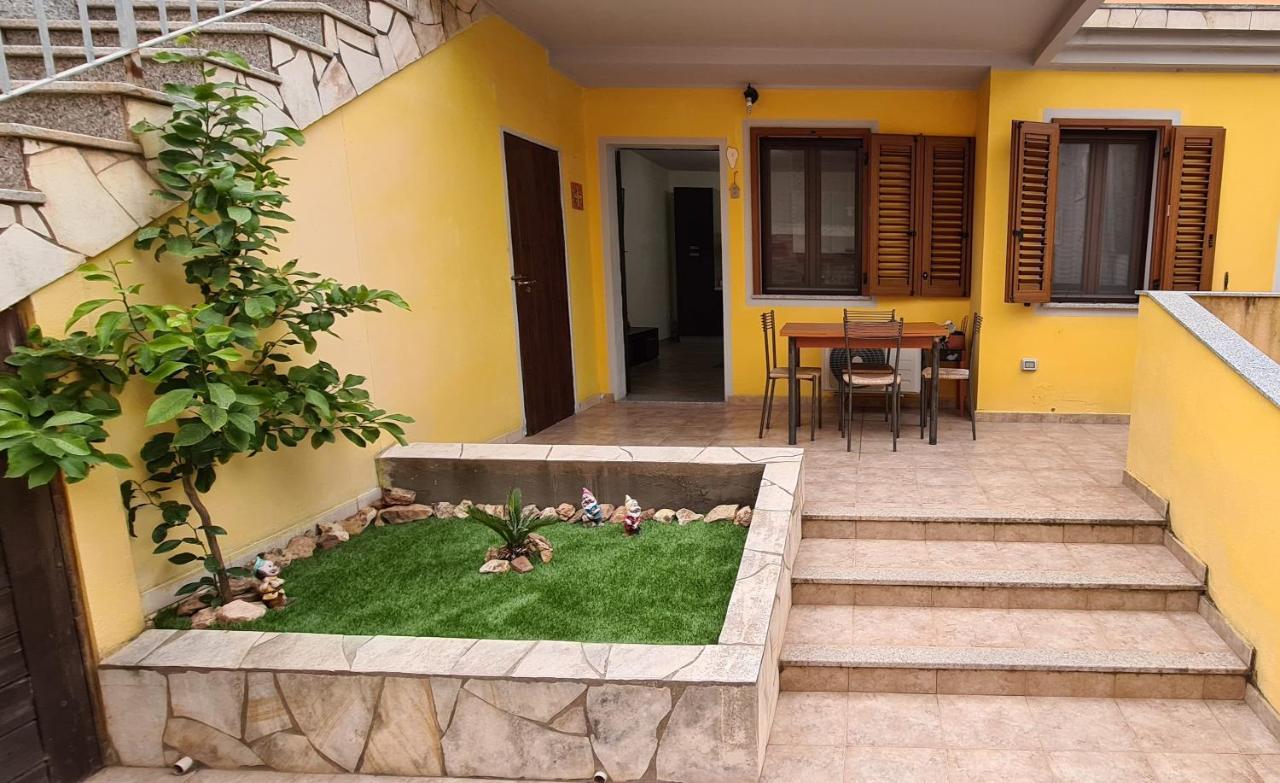 Casa Lory Villa SantʼAntìoco Exterior foto
